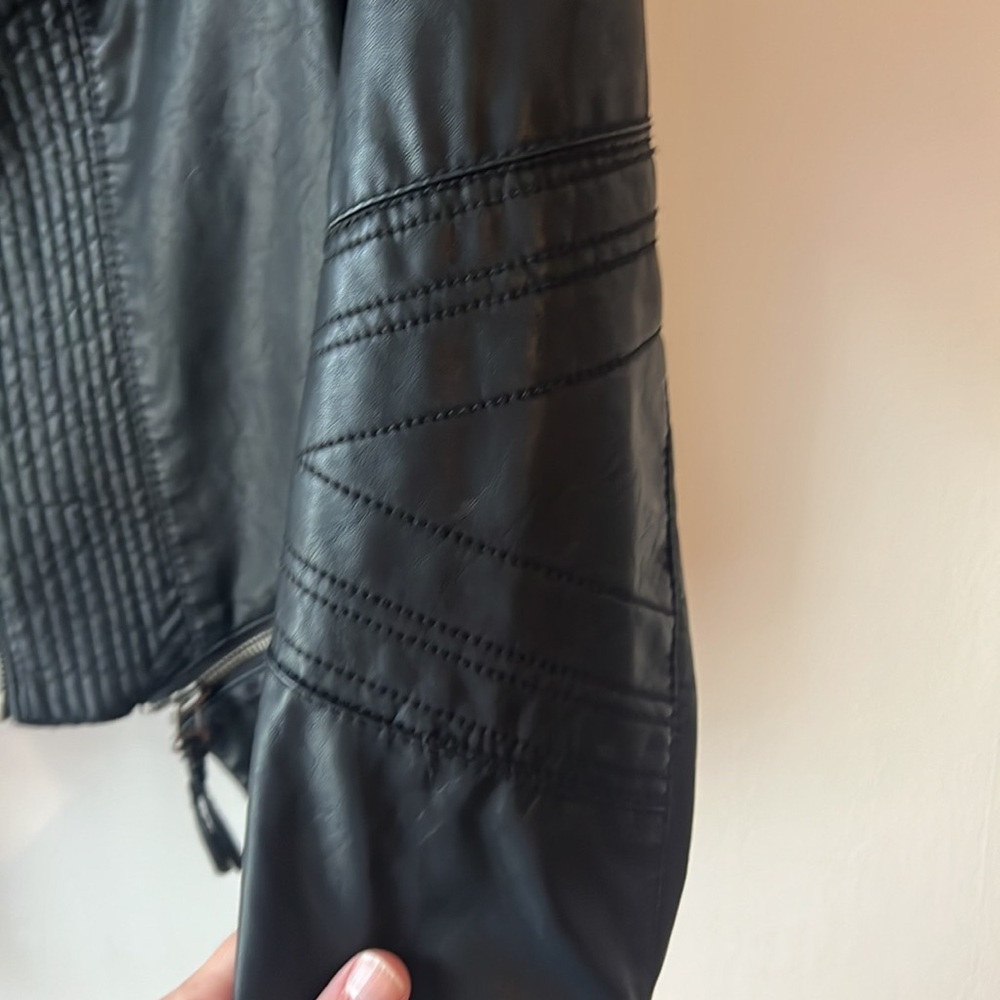 Lulu’s Up on a Tuesday Black Vegan Leather Jacket.  Size Large. - Picture 6 of 14